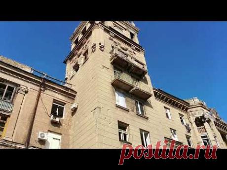 Мариуполь, ул. Артема, д. 35 (Дом со шпилем)