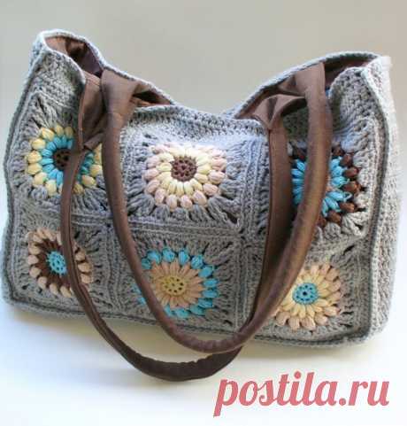 Crochet granny squares bag