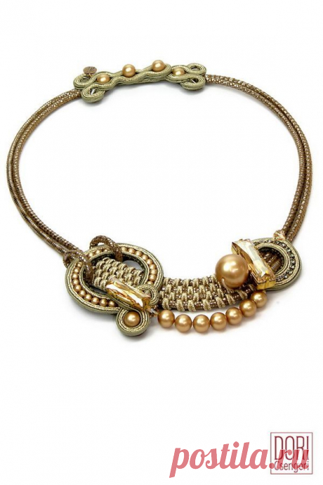 (212) Golden necklace with Swarovski pearls and crystals. #doricsengeri #pearly #swarovskicrystals #goldennecklace #necklace #jewelry #accessories #handm… | Pinteres…