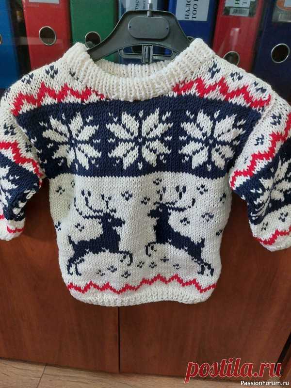 Свитер с оленями. Схема | Вязание спицами для детей