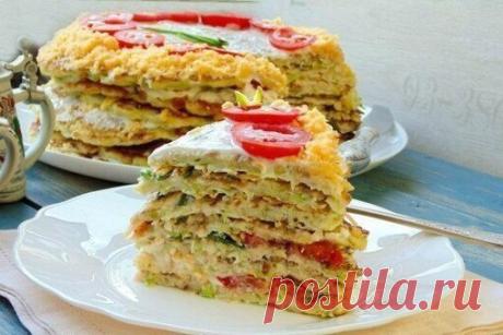 Кабачковый торт: вкуснятина, которую вы еще не пробовали! 

Ингредиенты:
Кабачки – 1 кг 
Яйца – 5 шт
Помидоры – 300 г
Мука цельнозерновая - 1 ст
Йогурт натуральный – 350 г
Чеснок – 10 г 
Сыр – 150 г 
Зеленый лук – 10 г 
Соль, перец – по вкусу 

Приготовление:
Кабачки натрите на тёрке и отожмите лишний сок. Добавьте 5 яиц, немного соли, молотого чёрного перца и хорошо перемешайте. Добавьте муку. Тщательно смешайте компоненты теста. Тесто должно получиться густым, как для пр...
