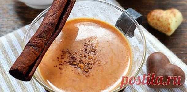 Молочный напиток с карамелью, медом и корицей