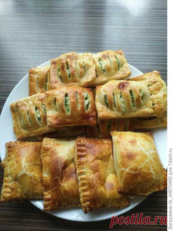 Пирожки из слоёного теста. Быстро и вкусно