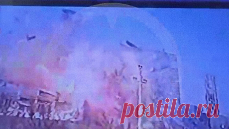 Взрыв на заводе в Шахтах попал на видео. Публикуем момент взрыва на Шахтинском полиэфирном заводе в Ростовской области. Об этом сообщает Life со ссылкой на Telegram-канал Shot. Сейчас сотрудники МЧС сообщили о ликвидации пожара. Возгорание на заводе в Шахтах произошло утром 17 ...