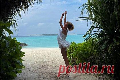 Жена Гарика Харламова снялась в оголяющем тело наряде