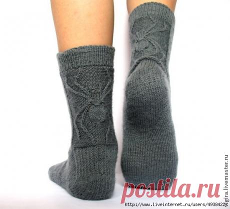 Носки с пауком.