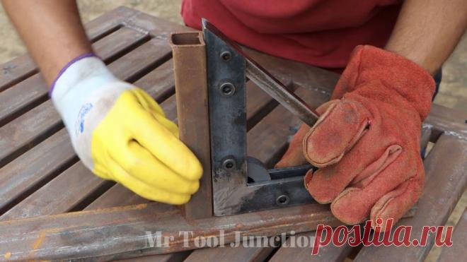 Постой магнитный уголок для сварки металлических конструкций из подручных средств Всем доброго времени суток, дорогие друзья самоделкины! В сегодняшней статье, я вам покажу и расскажу отличную идею самоделки, которая, думаю пригодится многим мастерам, которые в той или иной мере связаны со сваркой металлически конструкций. Довольно часто случаются ситуации, когда необходимо под