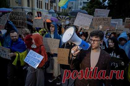 Во Франции заговорили о восстании украинцев против Зеленского