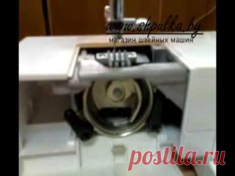 Уход за швейной машиной с вертикальным и горизонтальным челноком.