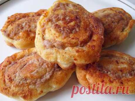 Творожный рулет из слоеного теста с мясным фаршем | Рецепты моей мамы