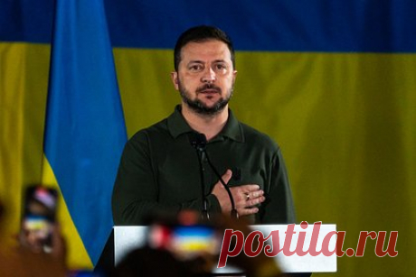 Зеленский анонсировал создание военного фонда на Украине. Украинский президент Владимир Зеленский анонсировал создание военного фонда в стране. Он объяснил, что специальный оборонный фонд предназначен для строительства военных объектов. По словам политика, для его наполнения будут использовать средства от продажи конфискованных российских активов.