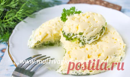 Омлет в микроволновке Планируя приготовить вкусное, малокалорийное и сочное блюдо на завтрак или полдник, обратите свое внимание на омлет в микроволновке с кефиром и зеленью.
