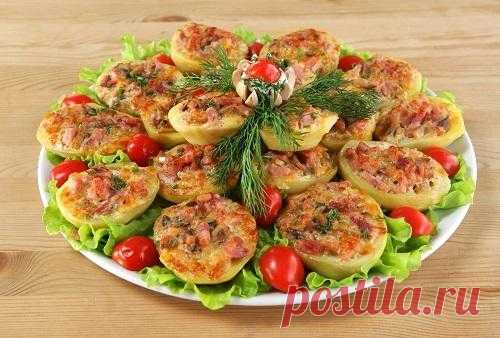 Запеченный картофель с начинкой из грибов, ветчины и сыра: пошаговый рецепт с фото
