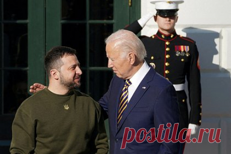 Помощник Рейгана раскрыл ложь НАТО Украине. Запад обманывал Украину, обещая ей членство в НАТО, поскольку члены альянса не готовы пожертвовать ради этой цели своей безопасностью. Об этом заявил бывший специальный помощник президента США Рональда Рейгана Дуг Бандоу в статье для американского журнала American Spectator.