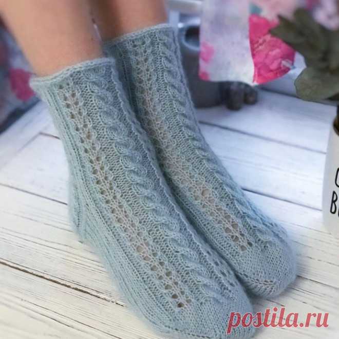 Ажурные носочки на двух спицах от мыска!