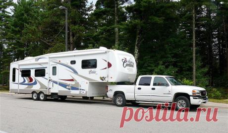 Fifth Wheel Trailer vs Class A Motorhomes: Top 20 Comparisons With Examples - Campers Mag