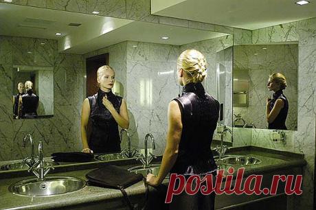 Две разных женщины смотрели на меня.