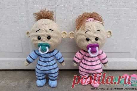 ПУПС КРЮЧКОМ. BABY WITH DUMMY BY MARIYA KOZLOVA 
Материалы: 
Пряжа (на образце Vita cotton lira): 
- бежевый (ручки и голова); 
- голубой или розовый (тело); 
Показать полностью…