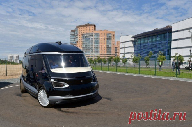 КАМАЗ планирует начать серийный выпуск беспилотного электробуса в 2022 году                     (1 фото) . Чёрт побери Наконец-то!
В следующем году!
На КамАЗе.
Ура!
Только когда это случится?
А пока, чтобы быть в тренде, мы расскажем о том, как будут выглядеть такие автомобили, зачем они нужны и какие технологии будет использовать КамАЗ