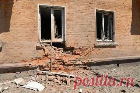 ВСУ обстреляли ферму в российском селе. Вооруженные силы Украины (ВСУ) обстреляли фермерское хозяйство «Алоис Агро», расположенное в селе Гусарка Запорожской области. По словам члена главного совета администрации региона Владимира Рогова, в результате разрушены несколько хозяйственных построек. Погибших и пострадавших нет.