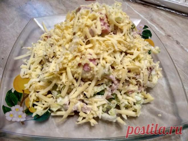 Салат «Сытная горка» готовлю, когда гости уже близко Очень люблю читать различные журналы, в которых много интересных и вкусных рецептов. И вот один из рецептов меня очень заинтересовал, особенно понравилось название «Сытная горка» и я приготовила...