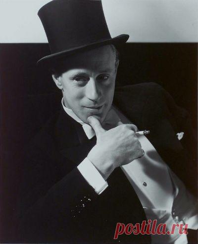Leslie Howard 1932