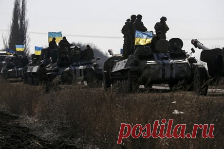 Бойцы ВСУ признались в мрачном настроении из-за ситуации на поле боя. Настроение бойцов Вооруженных сил Украины (ВСУ) становится все мрачнее с приближением холодов. Военнослужащие разочарованы, что вместо наступления им пришлось перейти в режим обороны, российские войска наращивают силы, и их беспокоит отсутствие поддержки от западных союзников.