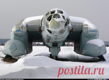 Самолёт-амфибия  ВВА-14 | Чёрт побери Странная конструкция на фото ? Никогда бы не подумал, что это самолет. А это в общем то он и есть.Давайте узнаем его историю ...С середины 1950-х годов в СССР начался процесс формирования противолодочной авиации — нового рода сил, предназначенного специально для действий против подводных лодок. Авиация ВМФ и раньше решала подобные задачи, но в связи с созданием в США атомных субмарин борьба с угрозой из глубины моря вышла на первый пла...