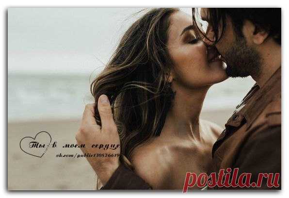 А знаете, время не лечит...
Лечат новые руки и плечи...
Лечат новые губы, ключицы...
И родные глаза и ресницы...
Лечит: 