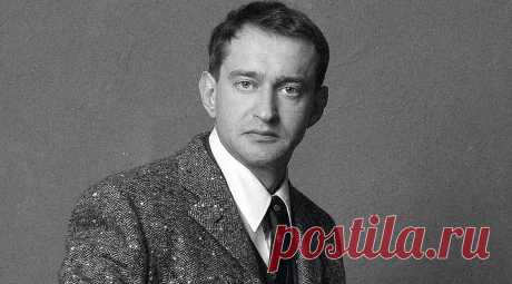 Людям не всегда нужны советы. Иногда им нужна рука, которая поддержит. Ухо, которое выслушает, и сердце, которое поймет. 
Самый страшный враг — это наше сомнение. Из-за него мы теряем то, что могли бы получить, но даже не попробовали. 
3. Причины внутри нас, снаружи только оправдания. 
4. Из тысячи тех, кто говорит красиво, я выберу того, кто молча делает дела. 
5. Кому-то не хватает одной женщины, и он переключается на пятую, десятую. А другому не хватает жизни, чтобы любить одну-единс