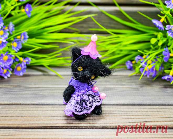 PDF Кисуля. FREE amigurumi crochet pattern. Бесплатный мастер-класс, схема и описание для вязания амигуруми крючком. Игрушки своими руками! Котик, кот, кошечка, кошка, котенок, cat, kitten, gato, gatito, gatinho, chat, minou, kitty, kätzchen. #амигуруми #amigurumi #amigurumidoll #amigurumipattern #freepattern #freecrochetpatterns #crochetpattern #crochetdoll #crochettutorial #patternsforcrochet #вязание #вязаниекрючком #handmadedoll #рукоделие #ручнаяработа #pattern #tutorial #häkeln #amigurumis