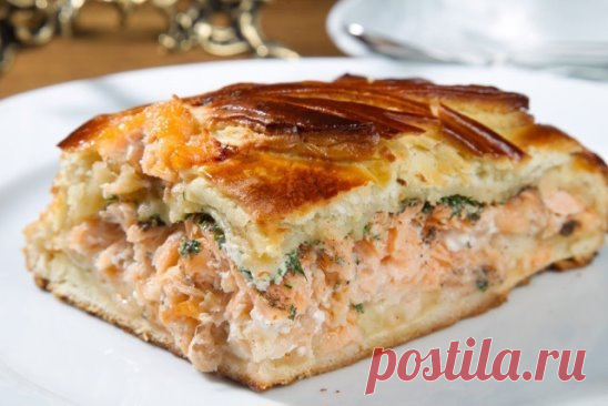 Самый бюджетный пирог. И нереально вкусный!
Ингредиенты:
● кефир 1ст.,
● сырое яйцо 1 шт.,
● мука 1 ст.,
● сода ½ ч.л.
Начинка:
● рыбные консервы 1 б. (можно по вкусу и любоые),
● отварные яйца 2 шт.,
● любая зелень, сыр 50 г.
Приготовление:
Начинаем с приготовления теста. Смешиваем все ингредиенты и выливаем в смазанную маслом форму.
Рыбу отделяем от масла и разминаем вилкой. Добавляем мелко нарезанные яйца и зелень. Сыр натираем на мелкой терке.Начинку выкладываем в форму, стараясь остави