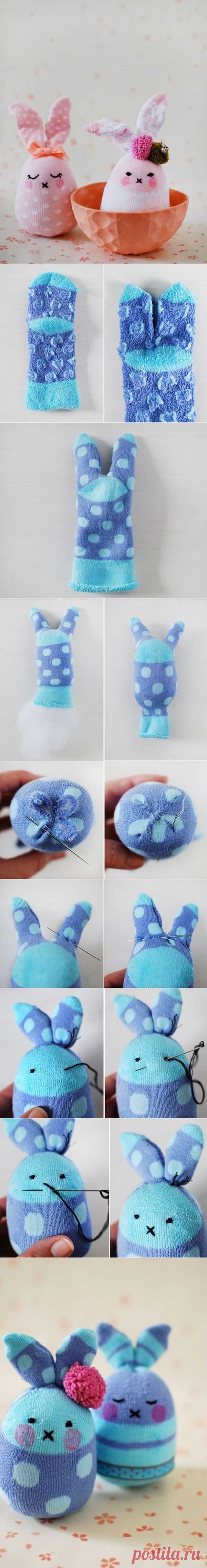 DIY Easy Easter Egg Sock Bunny