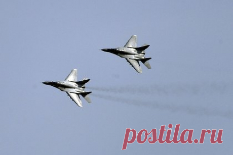 Российские истребители сбили украинский МиГ-29 в ДНР. Истребители Воздушно-космических сил России сбили украинский самолет МиГ-29 в Донецкой народной республике. Представитель Минобороны генерал-лейтенант Игорь Конашенков уточнил журналистам в среду, 5 апреля, что цель удалось поразить в районе донецкого населенного пункта Селидово.