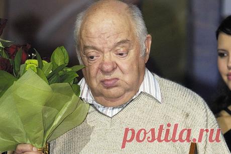 Наум Коржавин - самый старый из живущих Наверное, для многих из нас будет откровением узнать: строки Коржавина знают абсолютно все, правда, мало кто помнит, что это - строки Коржавина. Например:
«Старинная песня.
Ей тысяча лет:
Он ее любит,…