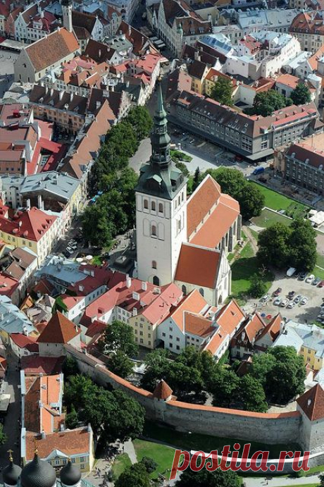 Tallin (en estonio: Tallinn) es la capital de la República… 
от maison9/2  на Flickr  |  Pinterest • Всемирный каталог идей