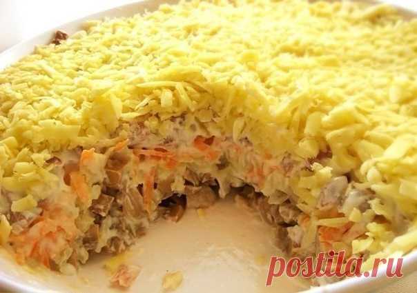 Салат с грибами и сыром