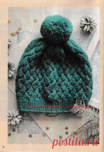 Шапочка и варежки узором 