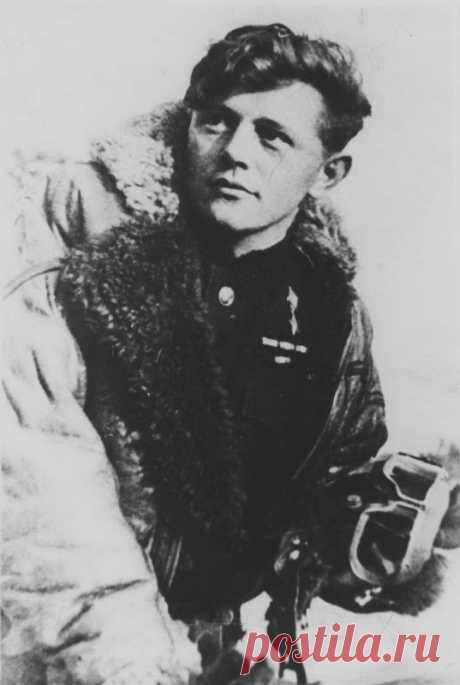 Герой Советского Союза лейтенант А.Г. Курзенков - фото | Военный альбом         1939, 1940, 1941-1945