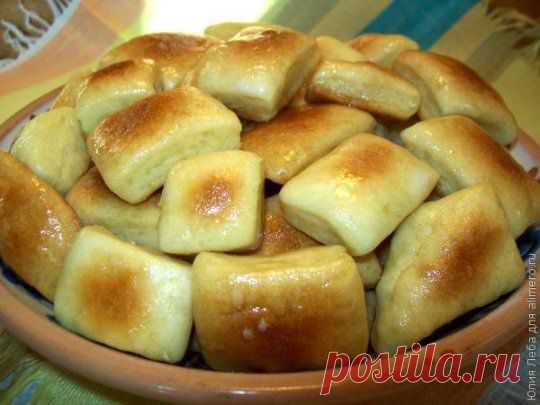 Пампушки на кефире с чесночным саламуром.