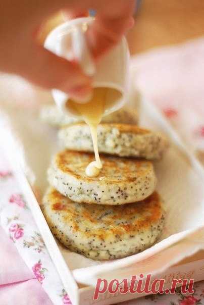 Как приготовить сырники с маком - рецепт, ингридиенты и фотографии
