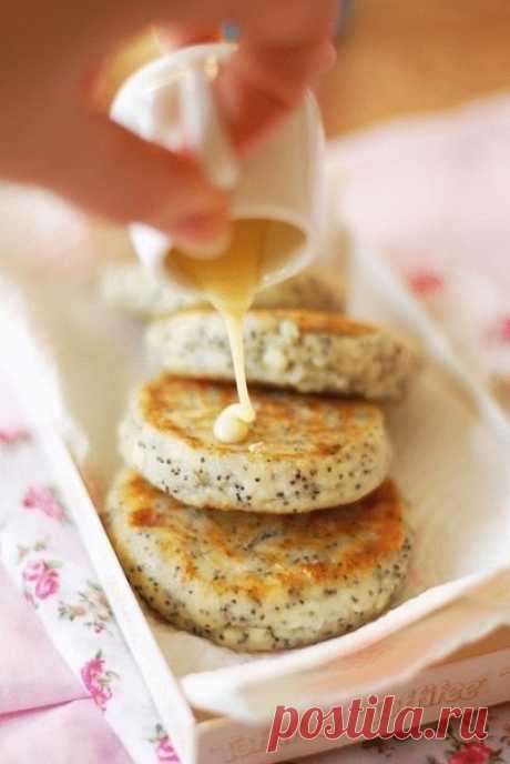 Как приготовить сырники с маком - рецепт, ингридиенты и фотографии