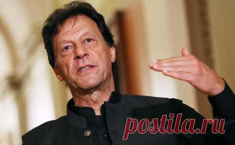 Экс-премьера Пакистана приговорили к 10 годам из-за разглашения гостайны. Экс-премьер Пакистана и лидер оппозиционной партии «Движение за справедливость» (ДЗС, «Техрик-и-Инсаф») Имран Хан приговорен еще к 10 годам заключения, сообщает местный телеканал GeoTV.