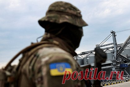 Комбат «Востока» рассказал об обстановке в занятой ВСУ Павловке. Основная сложность взятия под контроль Павловки, в данный момент занятой Вооруженными силами Украины (ВСУ), заключается в общей стратегии организации обороны в селах. Проблему также представляет Угледар. Обстановку в своем Telegram-канале описал командир батальона «Восток» Александр Ходаковский.