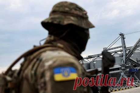 Комбат «Востока» рассказал об обстановке в занятой ВСУ Павловке. Основная сложность взятия под контроль Павловки, в данный момент занятой Вооруженными силами Украины (ВСУ), заключается в общей стратегии организации обороны в селах. Проблему также представляет Угледар. Обстановку в своем Telegram-канале описал командир батальона «Восток» Александр Ходаковский.