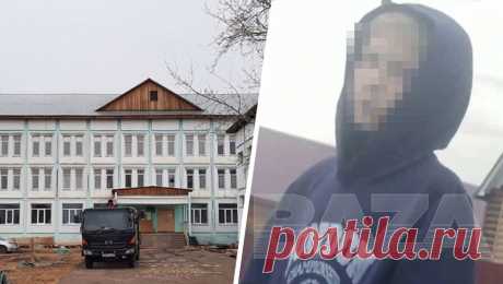 Учитель из Балаганска рассказал о нападении школьника на сверстников. Учитель физкультуры Александр Бакуров, который остановил напавшего на сверстников восьмиклассника из поселка Балаганск в Иркутской области, рассказал подробности о произошедшем. Видео с преподавателем появилось в Telegram-канале ...