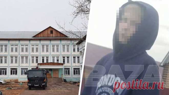 Учитель из Балаганска рассказал о нападении школьника на сверстников. Учитель физкультуры Александр Бакуров, который остановил напавшего на сверстников восьмиклассника из поселка Балаганск в Иркутской области, рассказал подробности о произошедшем. Видео с преподавателем появилось в Telegram-канале ...