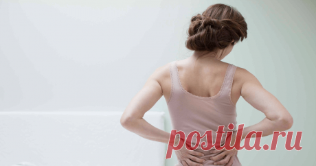 Почему болит спина? 13 причин, которые легко исправить - Упражнения и похудение Хоть раз в жизни спина болела у каждой из нас. Но прежде чем принять обезболивающее, проверь, не является ли причина простой и легкоустранимой? Боль возникает в пояснице?Скорее всего, ты… -Поднимала что-то тяжелое рывком-Неудачно упала-Резко выпрямилась или наклонилась-Спишь на мягком матрасе-Чаще всего поясничные боли — травматические, то есть связаны с неаккуратным движением или чрезмерной нагрузкой. Если …
