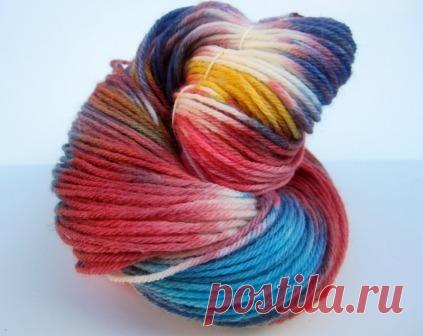 Окрашивание ниток при помощи льда