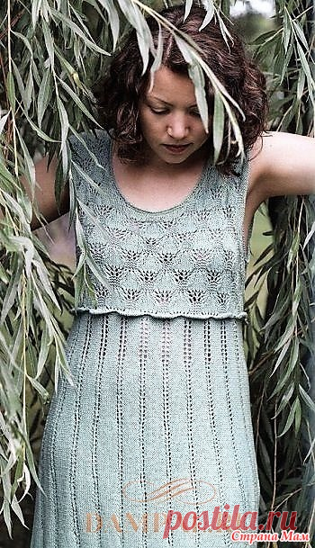 Вязаное платье с кокеткой. Спицы. Летнее вязаное платье состоит из двух частей, каждая из которых вяжется отдельно, а затем они сшиваются.  Размеры: S (M, L, XL)  Окружность груди готового изделия – 80 (86, 92, 98) см,